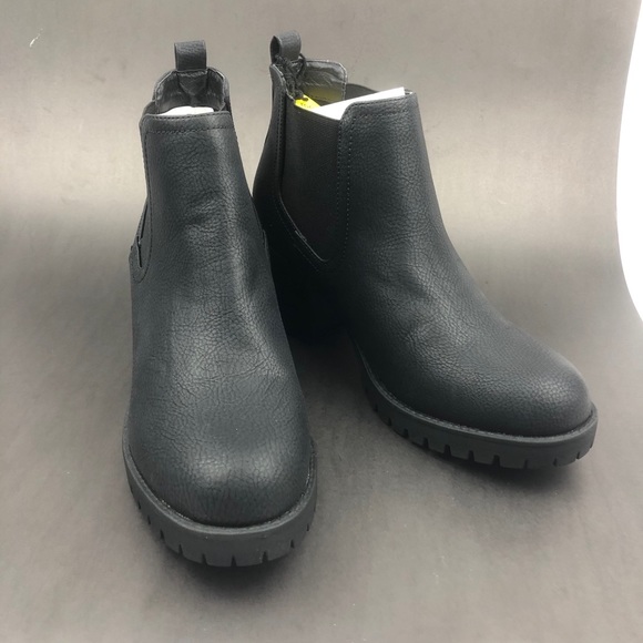 New Look Women’s Chunky Boots Size 7. New in Box - Picture 2 of 8